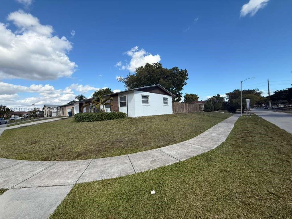 15563 Southwest 107th Place, Unit 1 Miami, FL 33157 - Photo 3 of 18