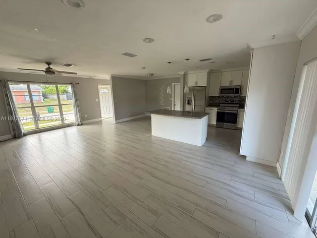 $3,000 | 15563 Southwest 107th Place, Unit 1, Miami, FL 33157