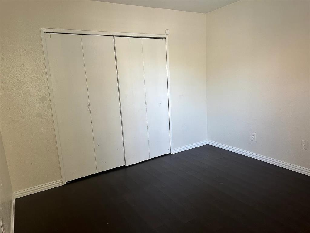 2414 Limestone Drive Arlington, TX 76014 - Photo 10 of 18 a view of a small space