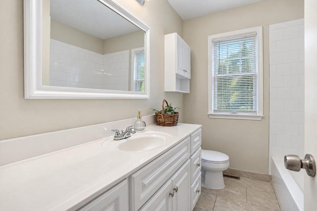 305 Northwest O'Brien Road Lee's Summit, MO 64063 - Photo 21 of 34 Gallery Image 21