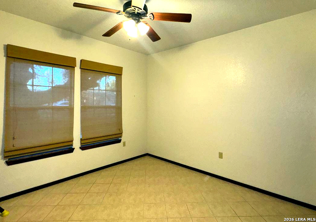 714 Houston Street Pleasanton, TX 78064 - Photo 11 of 14