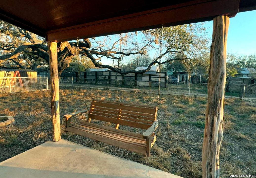 714 Houston Street Pleasanton, TX 78064 - Photo 13 of 14