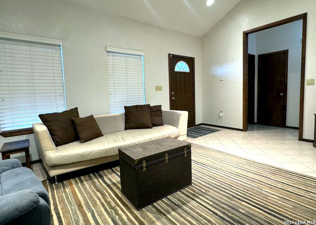 714 Houston Street Pleasanton, TX 78064 - Photo 4 of 14