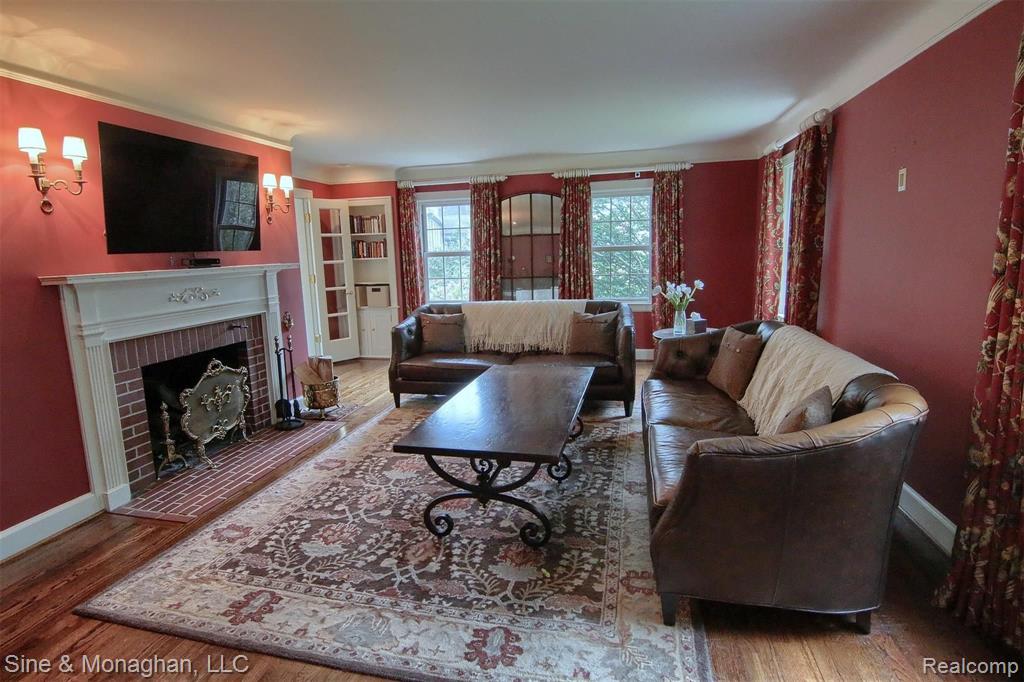 422 Moran Road Grosse Pointe Farms, MI 48236 - Photo 5 of 33