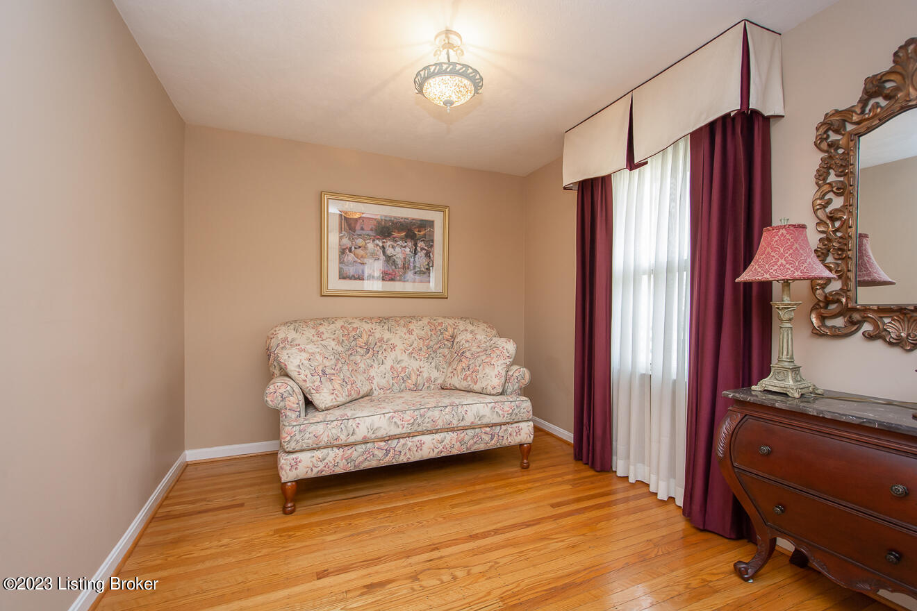 6702 Delton Road Louisville, KY 40258 - Photo 11 of 46 Delton-8