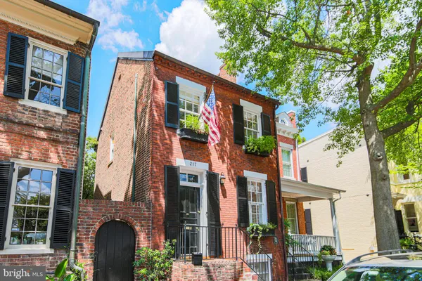 $5,995 | 217 South Lee Street, Alexandria, VA 22314