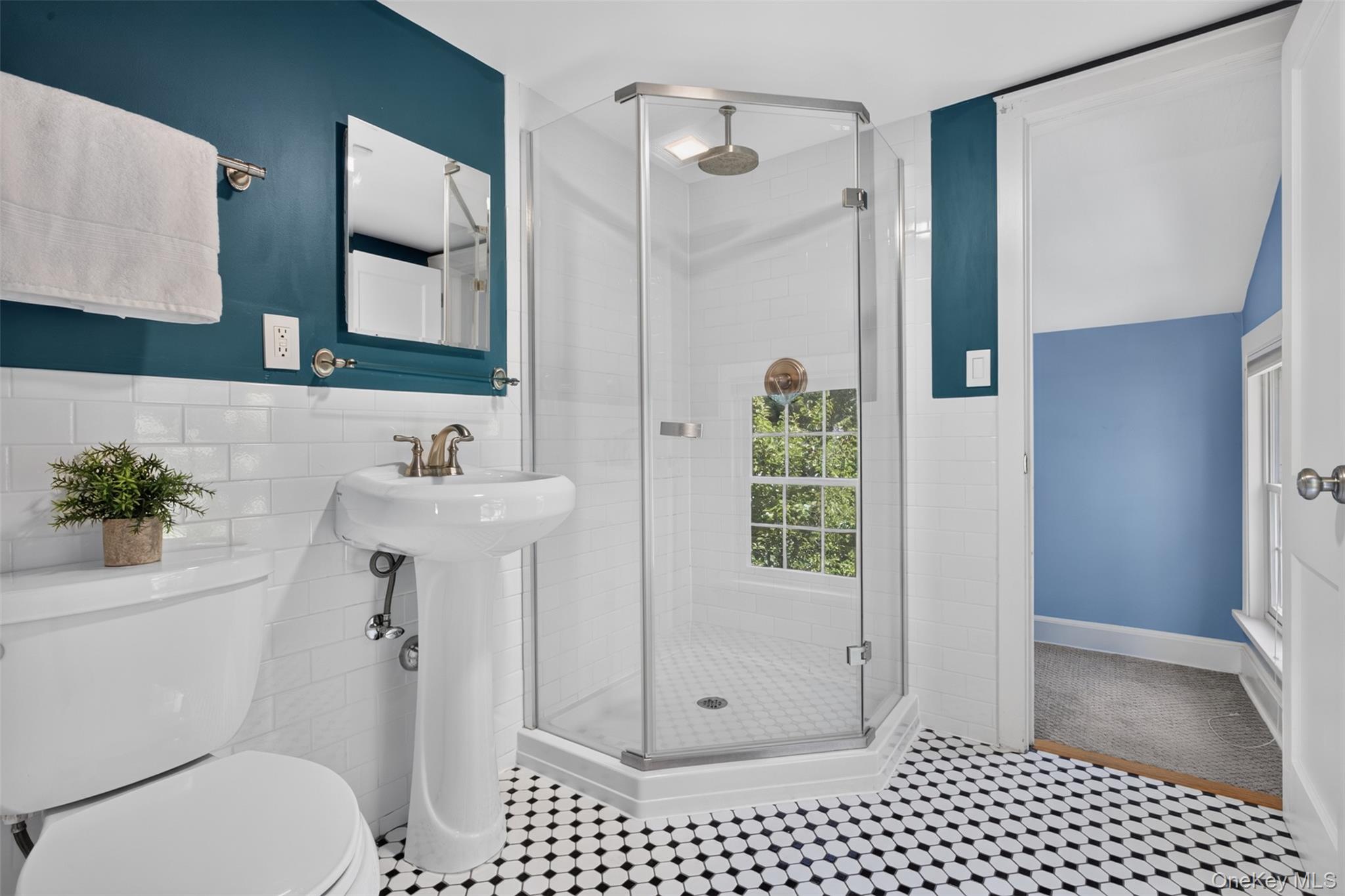 12 Drake Road Scarsdale, NY 10583 - Photo 28 of 43 3rd Floor Bathroom