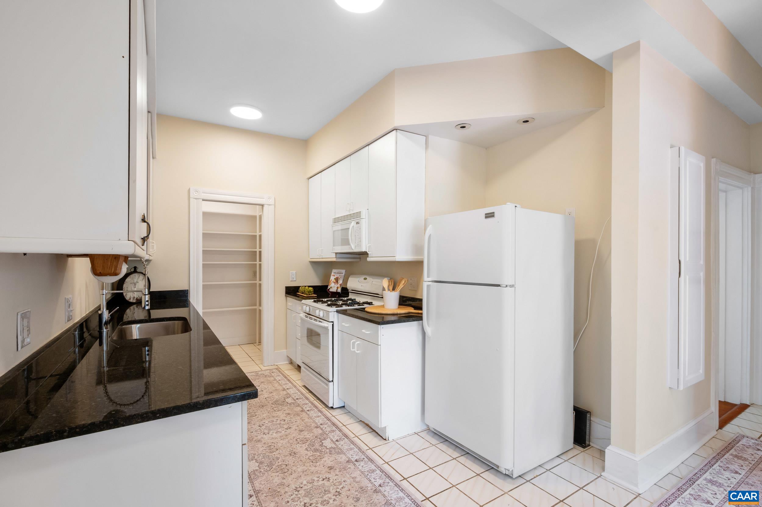 900 Rugby Road Charlottesville, VA 22903 - Photo 11 of 29 Gallery Image 11