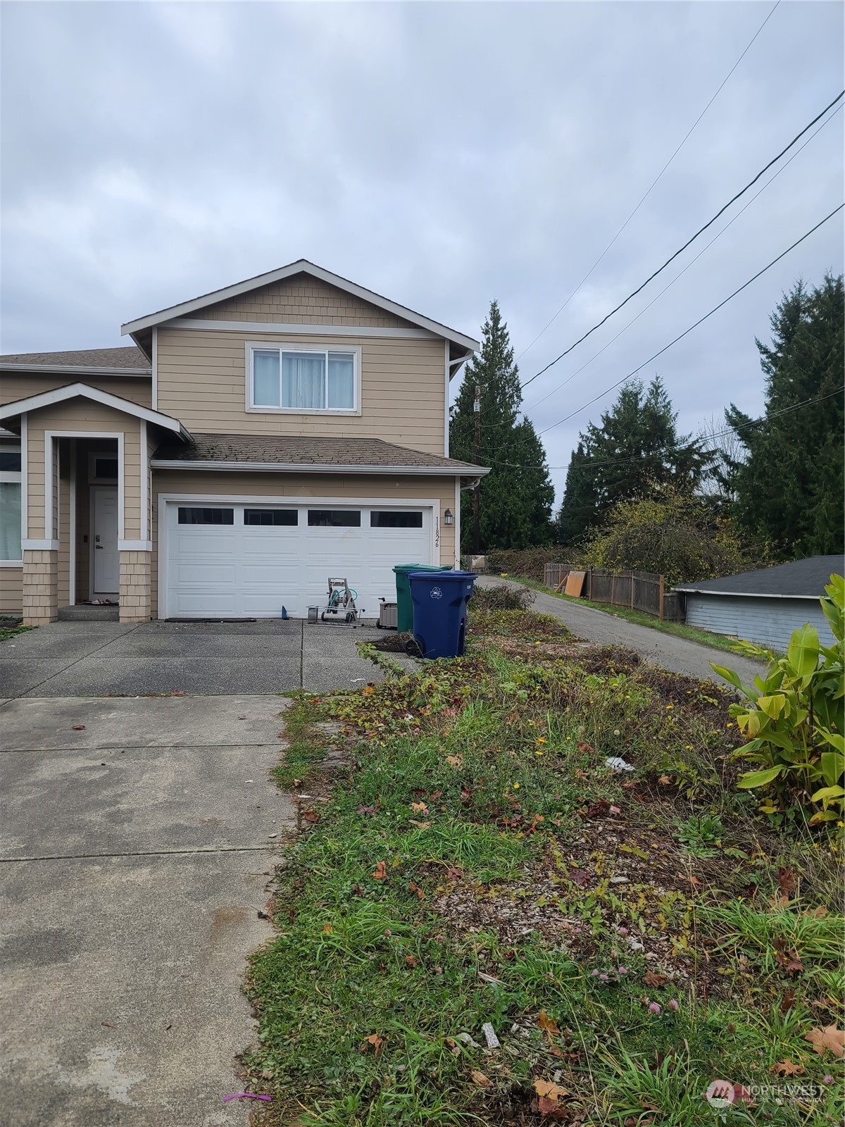 11826 Alexander Road Everett, WA 98204 - Photo 4 of 17