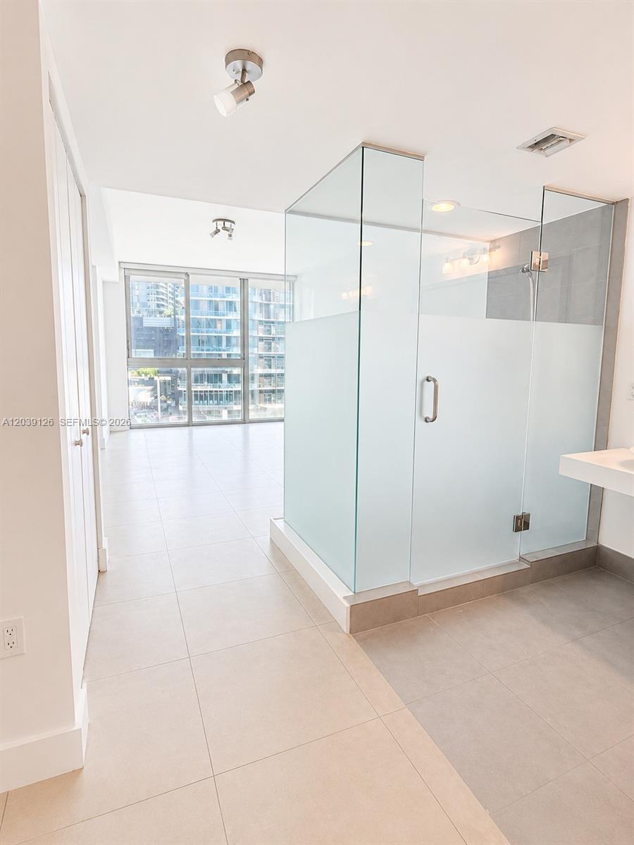 92 Southwest 3rd Street, Unit 503 Miami, FL 33130 - Photo 15 of 18