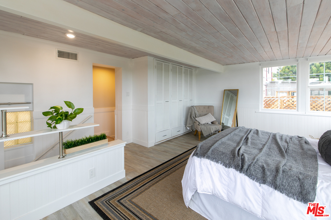7520 Earldom Avenue Playa del Rey, CA 90293 - Photo 11 of 28 Gallery Image 11