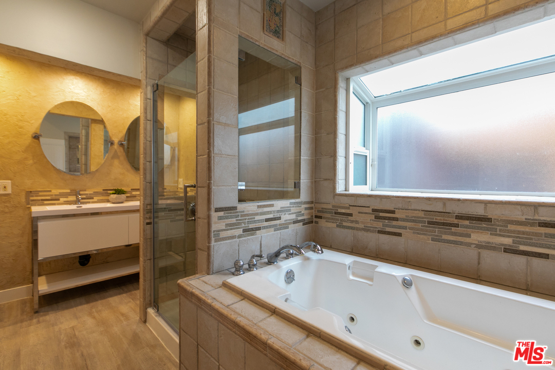7520 Earldom Avenue Playa del Rey, CA 90293 - Photo 12 of 28 Gallery Image 12