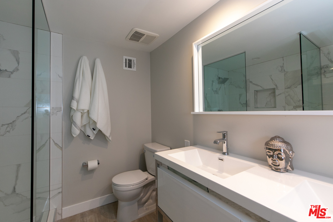 7520 Earldom Avenue Playa del Rey, CA 90293 - Photo 18 of 28 Gallery Image 18