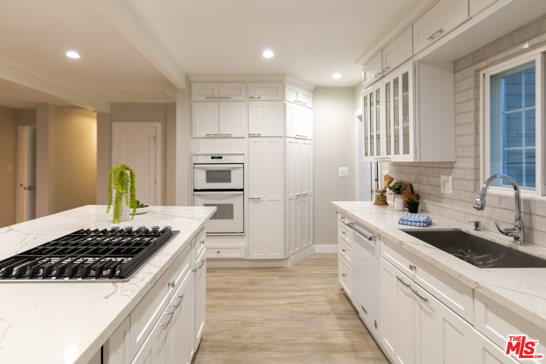 7520 Earldom Avenue Playa del Rey, CA 90293 - Photo 8 of 28 Gallery Image 8