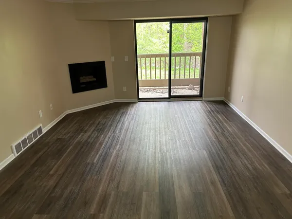 $219,900 | 3005 Fernwood Avenue, Unit 103, Ann Arbor, MI 48108