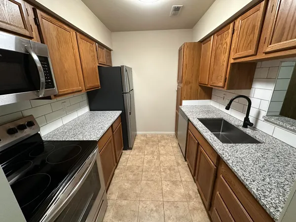 $219,900 | 3005 Fernwood Avenue, Unit 103, Ann Arbor, MI 48108