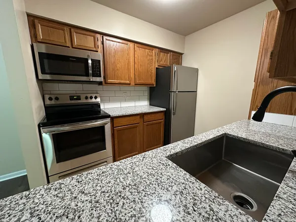 $219,900 | 3005 Fernwood Avenue, Unit 103, Ann Arbor, MI 48108
