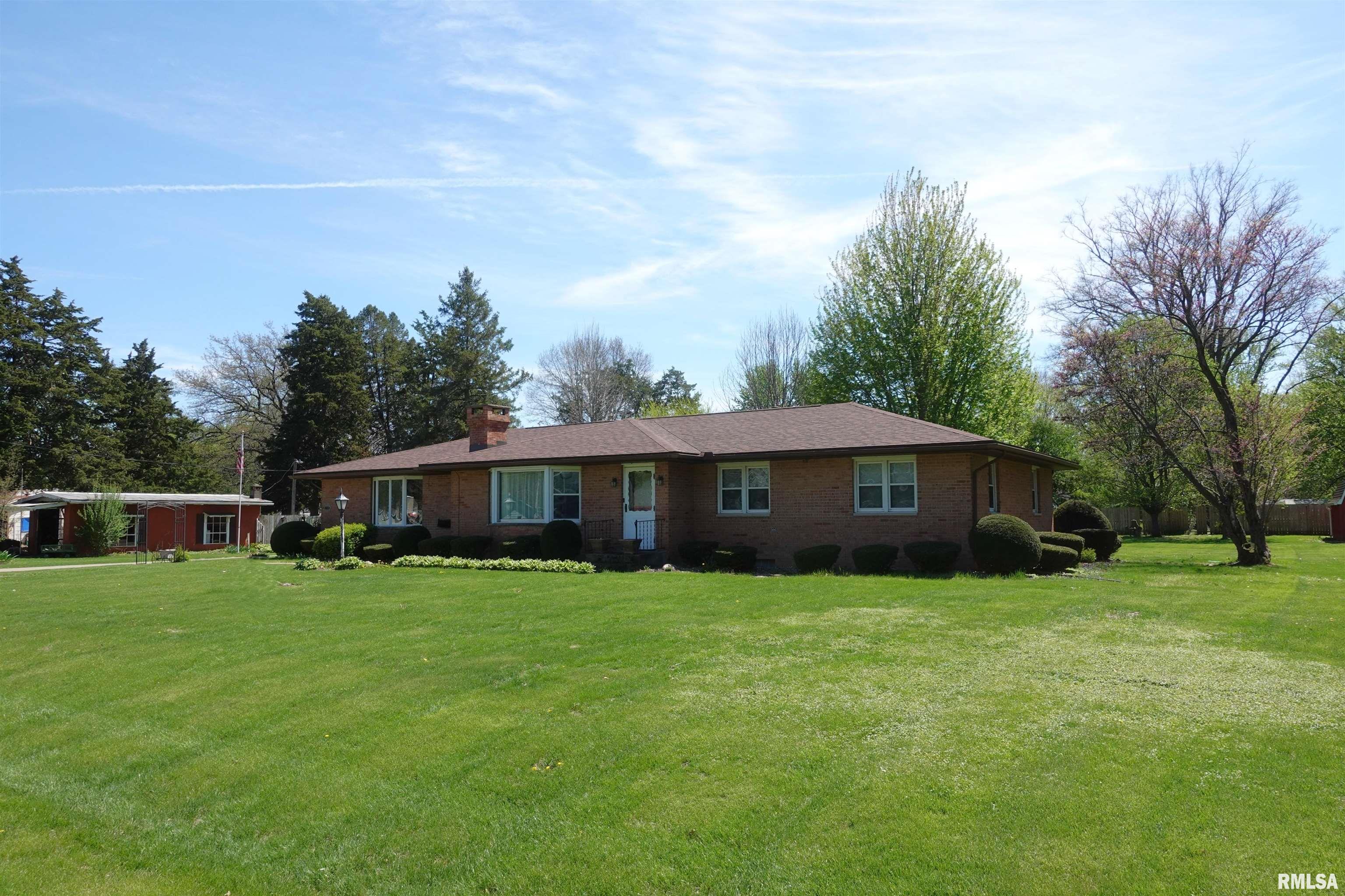 224 East Victoria Street Wataga, IL 61488 - Photo 1 of 40