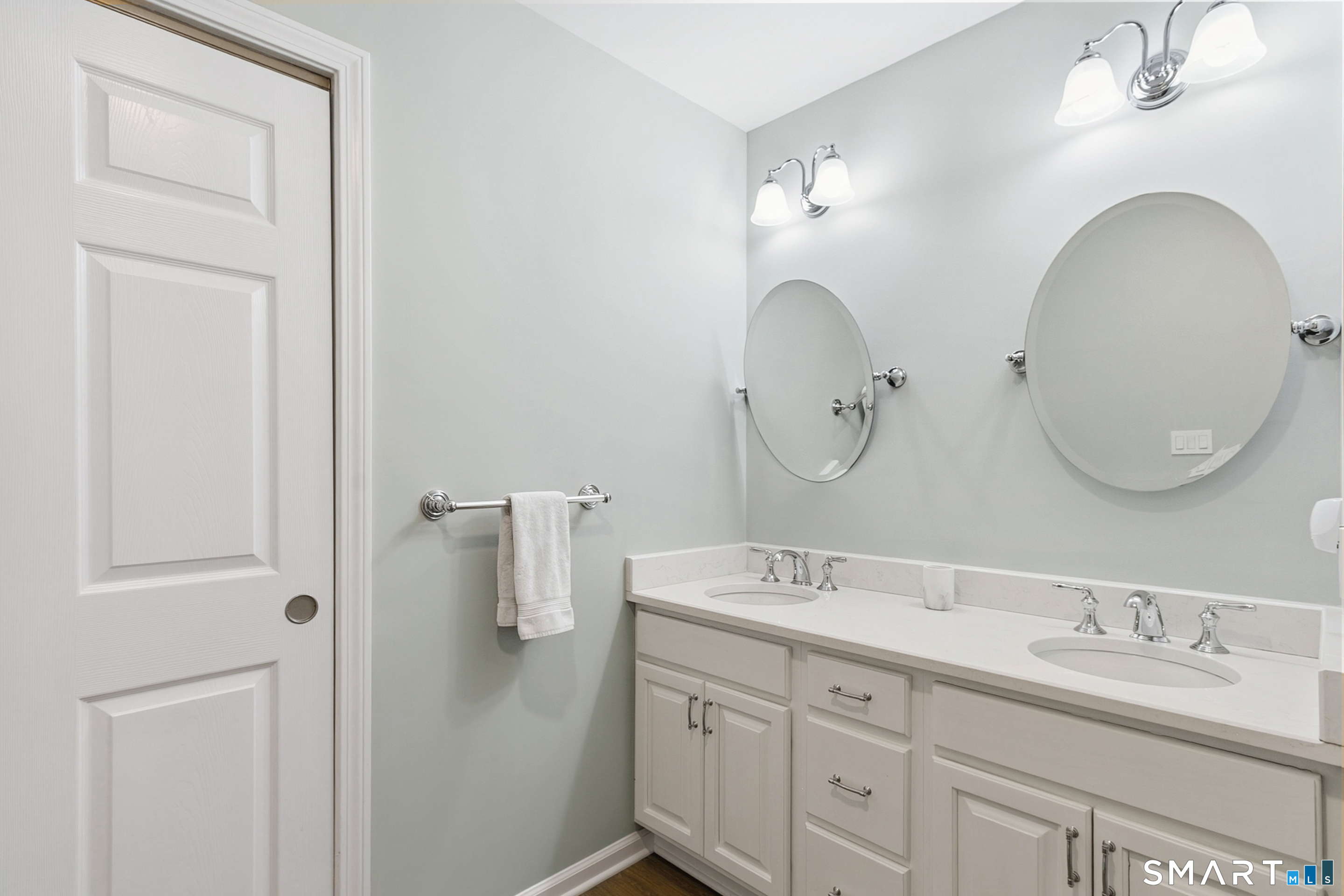 45 Beardsley Road New Milford, CT 06776 - Photo 28 of 40 Hall bathroom with double sinks and tub/shower combo