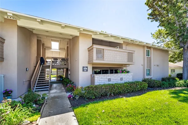$589,900 | 8877 Lauderdale Court, Unit 209E, Huntington Beach, CA 92646