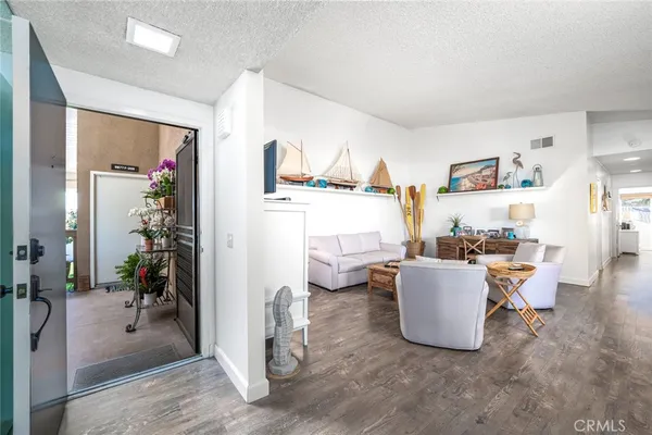 $589,900 | 8877 Lauderdale Court, Unit 209E, Huntington Beach, CA 92646