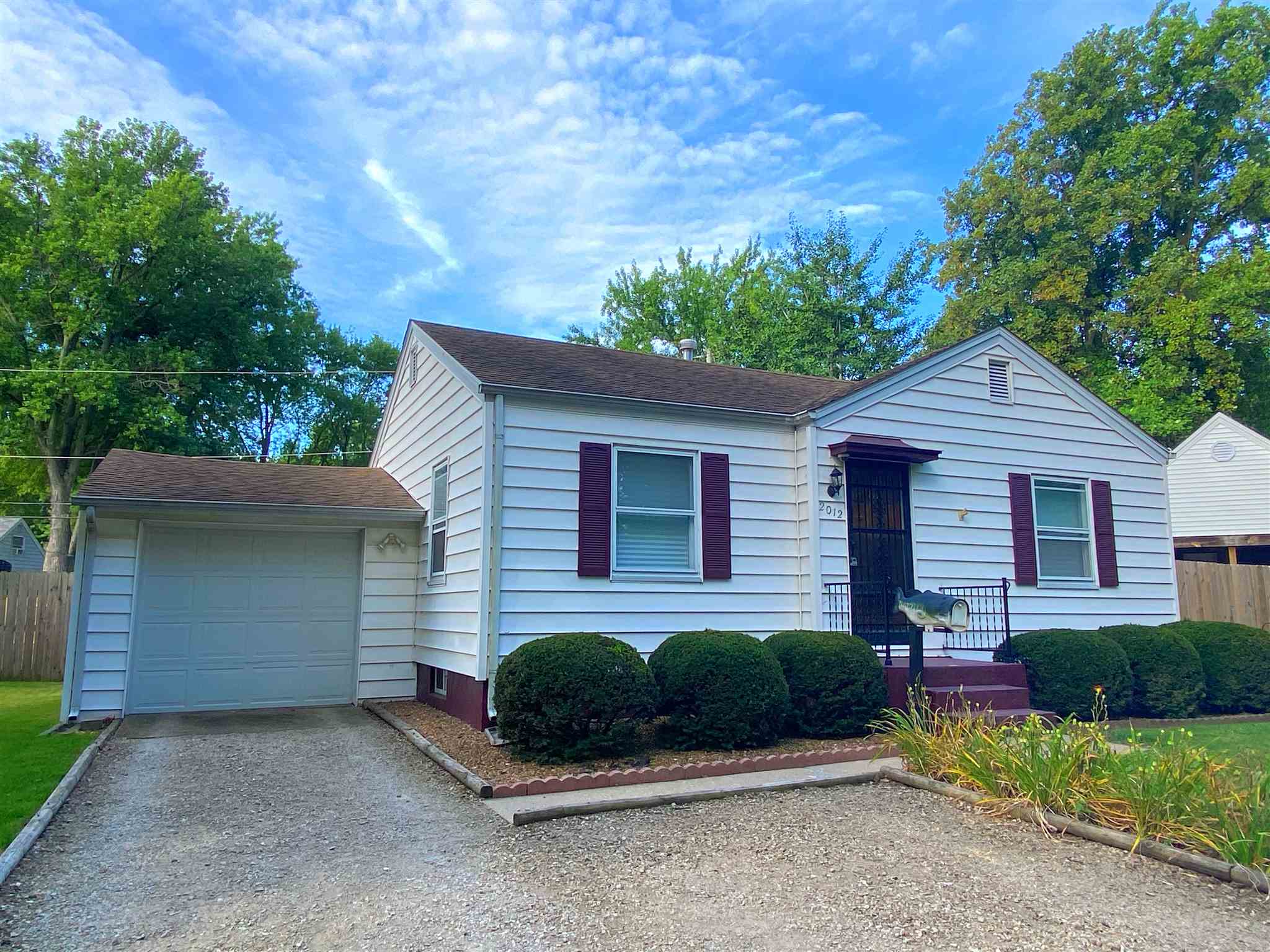 2012 East Buchanan Street Springfield, IL 62703 - Photo 1 of 41