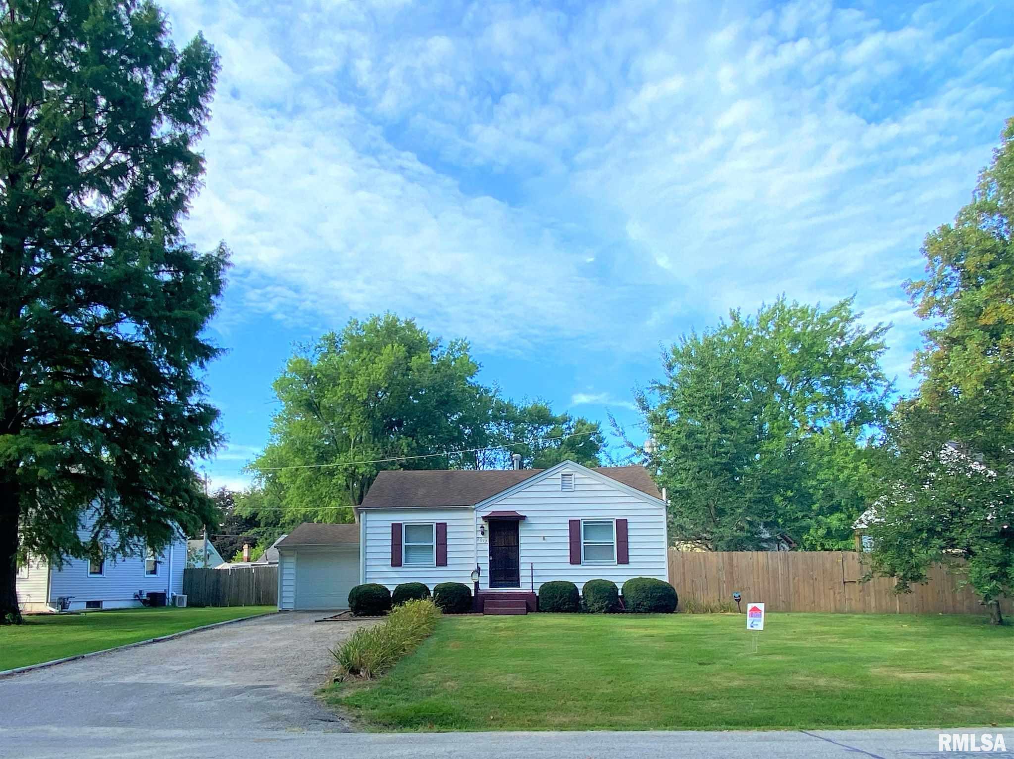 2012 East Buchanan Street Springfield, IL 62703 - Photo 2 of 41