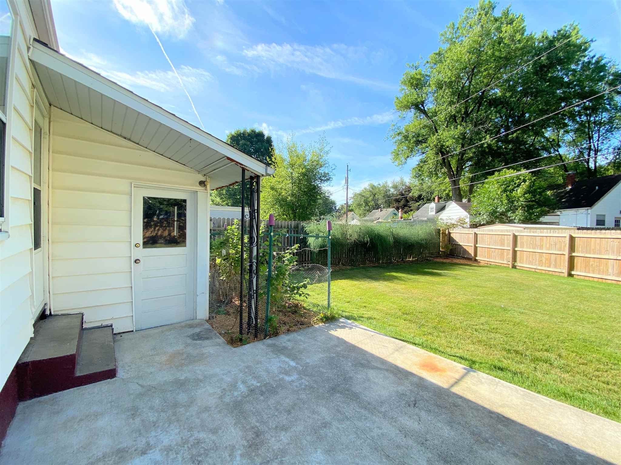 2012 East Buchanan Street Springfield, IL 62703 - Photo 33 of 41