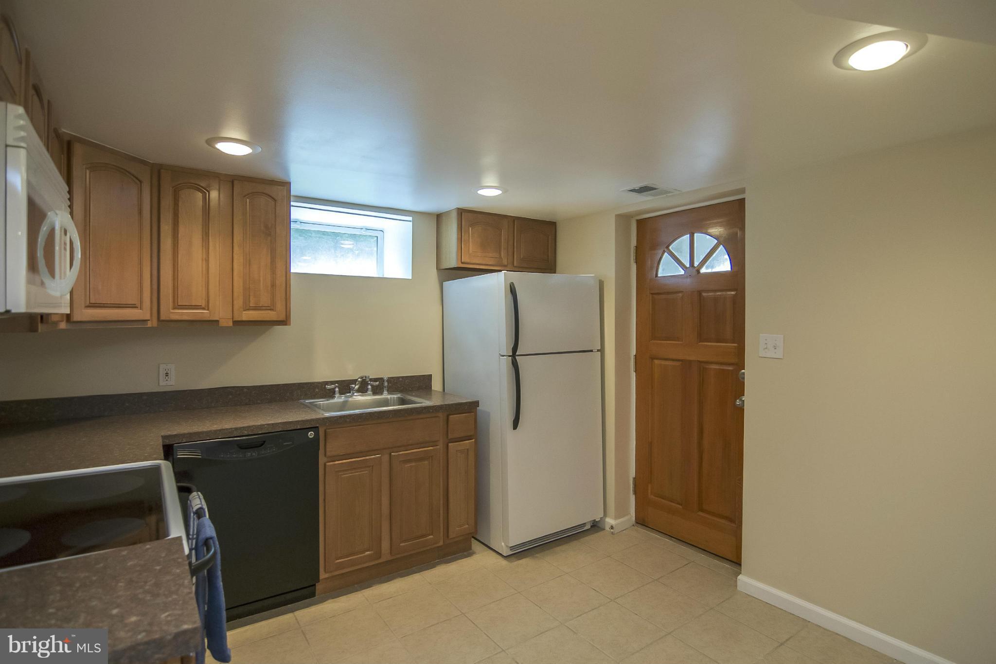 12213 Philadelphia Road Kingsville, MD 21087 - Photo 16 of 27 Kitchen