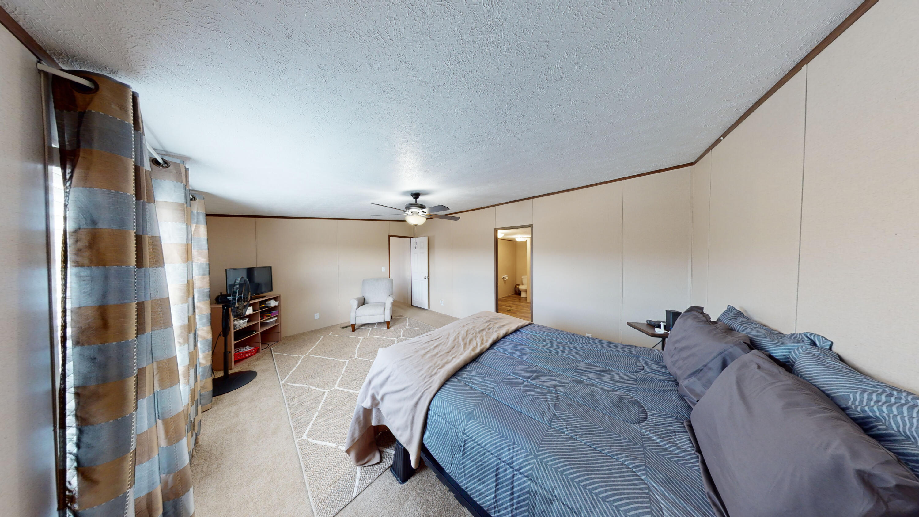 463 Henderson Road Evensville, TN 37332 - Photo 10 of 15 10-Master Bedroom 1.5