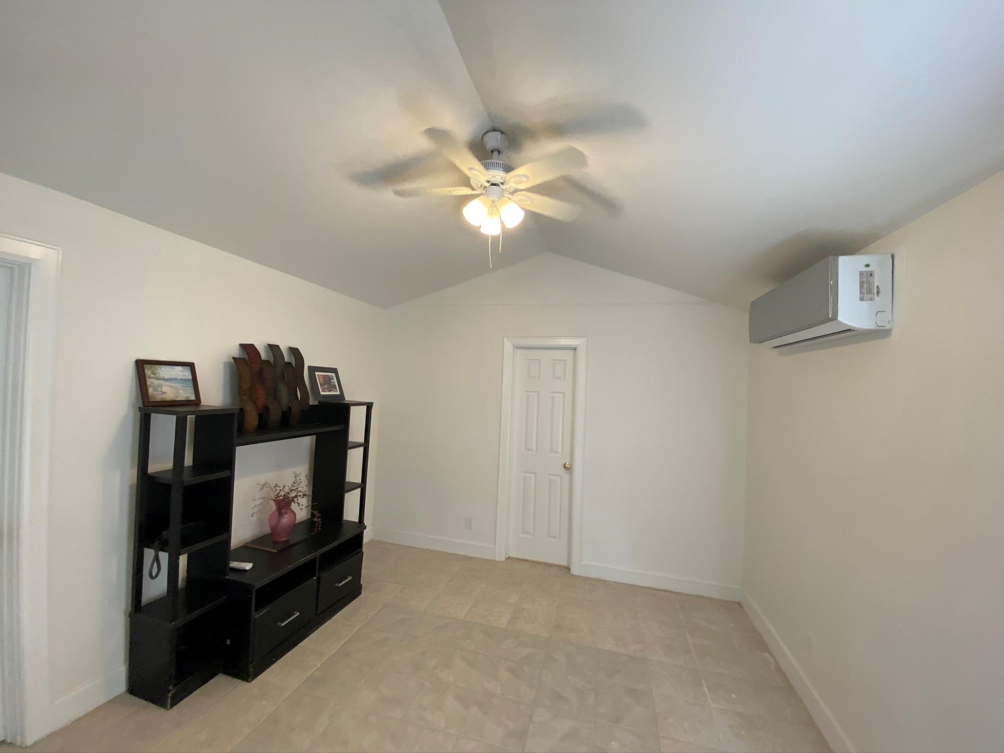 8341 Detroit Street Houston, TX 77017 - Photo 4 of 5