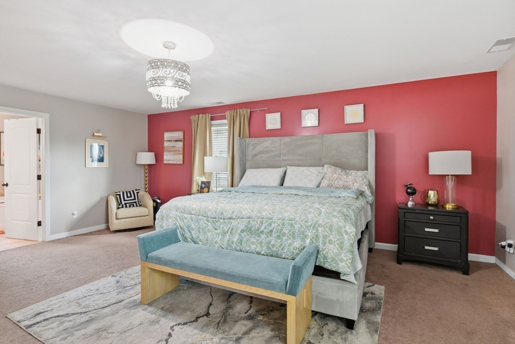 11 Elaine Circle Springfield, MA 01109 - Photo 25 of 39