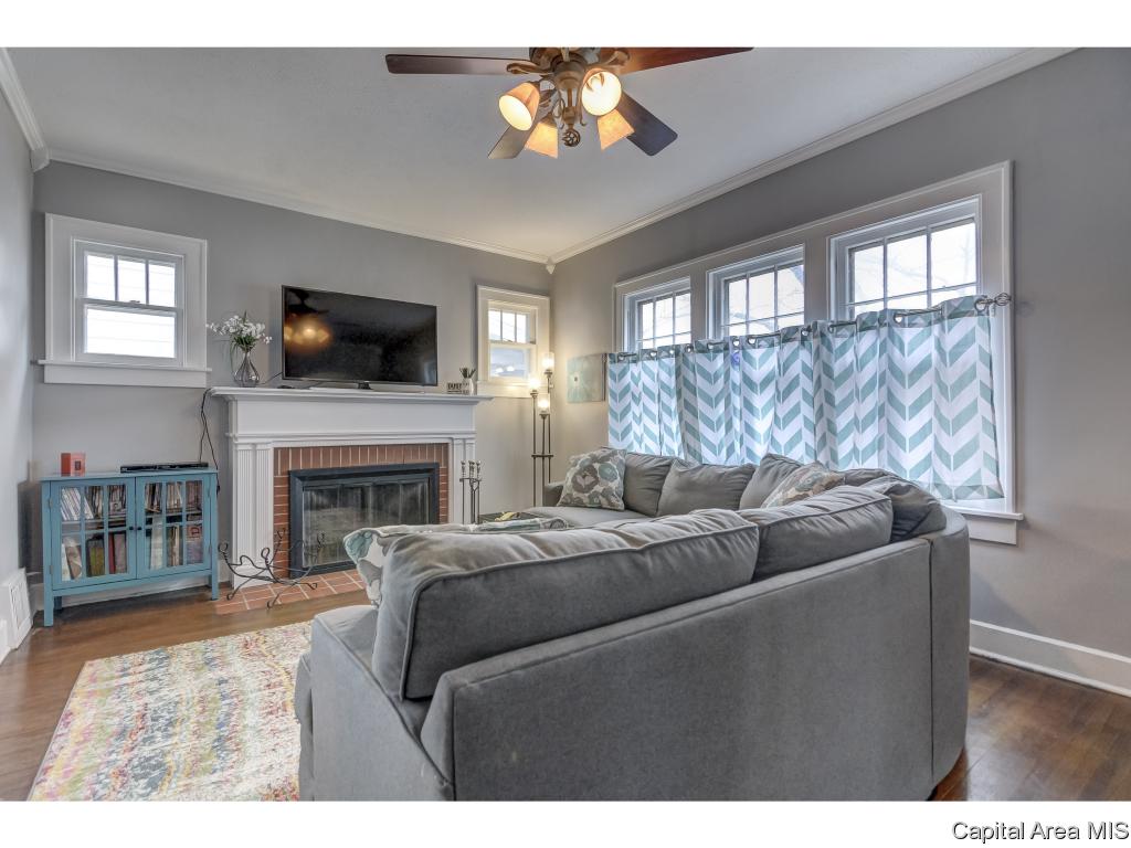 404 Broad Place Springfield, IL 62703 - Photo 4 of 35