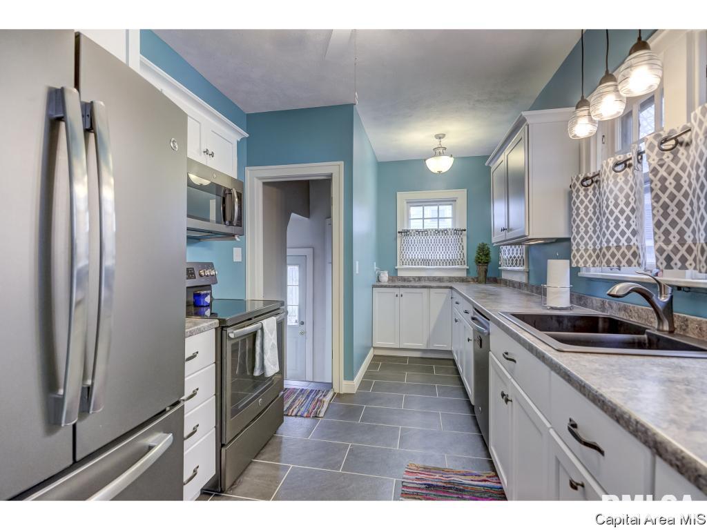 404 Broad Place Springfield, IL 62703 - Photo 8 of 35