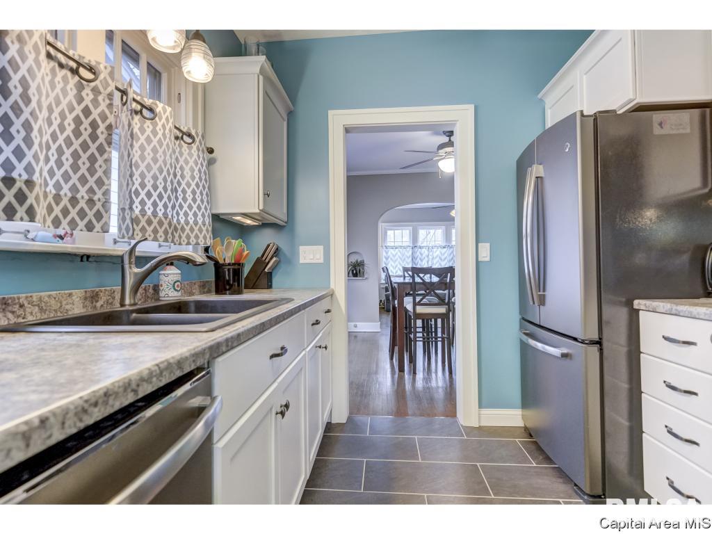 404 Broad Place Springfield, IL 62703 - Photo 10 of 35