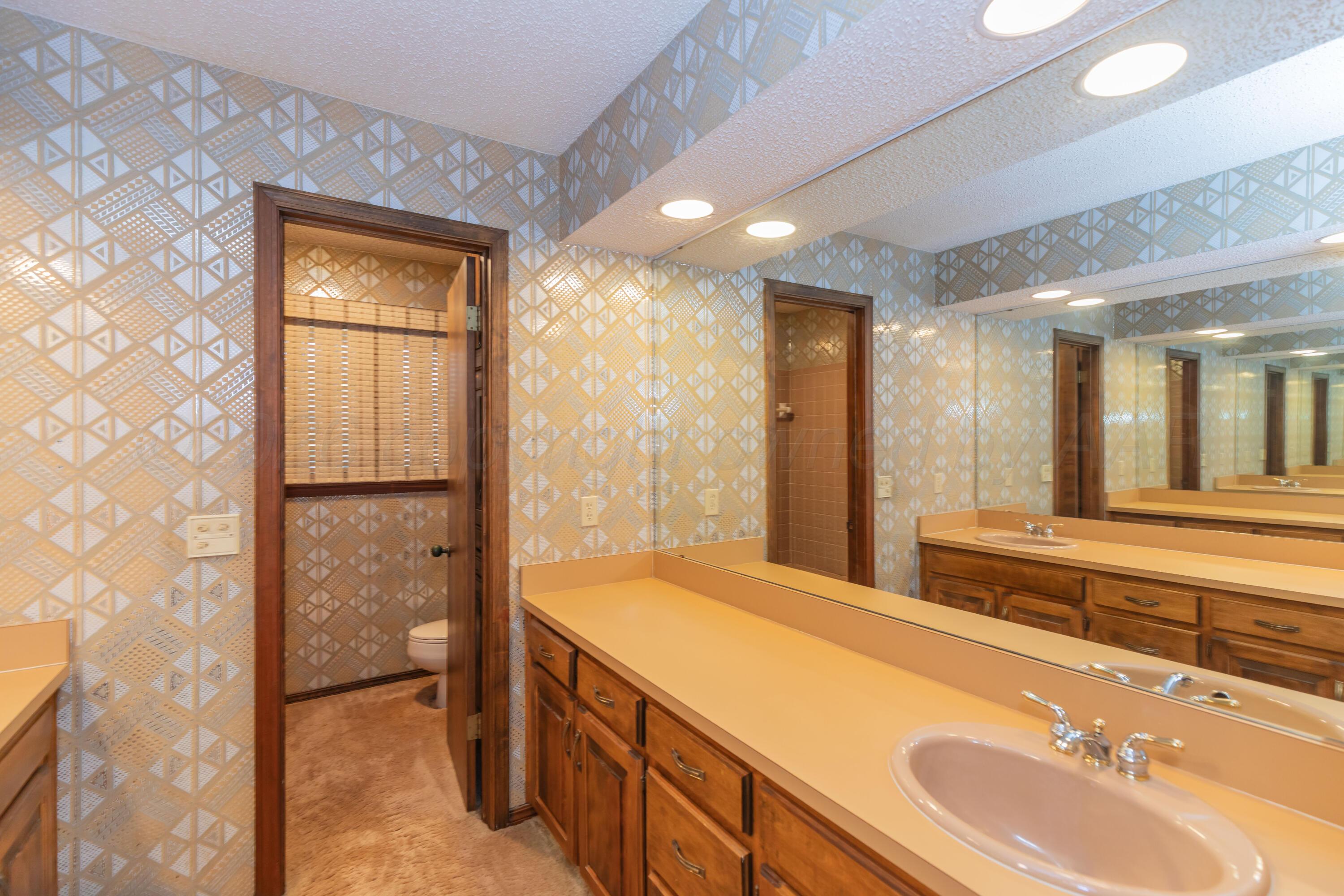 2 Lancaster Road Amarillo, TX 79124 - Photo 46 of 55 BATHROOM 3 VIEW 2