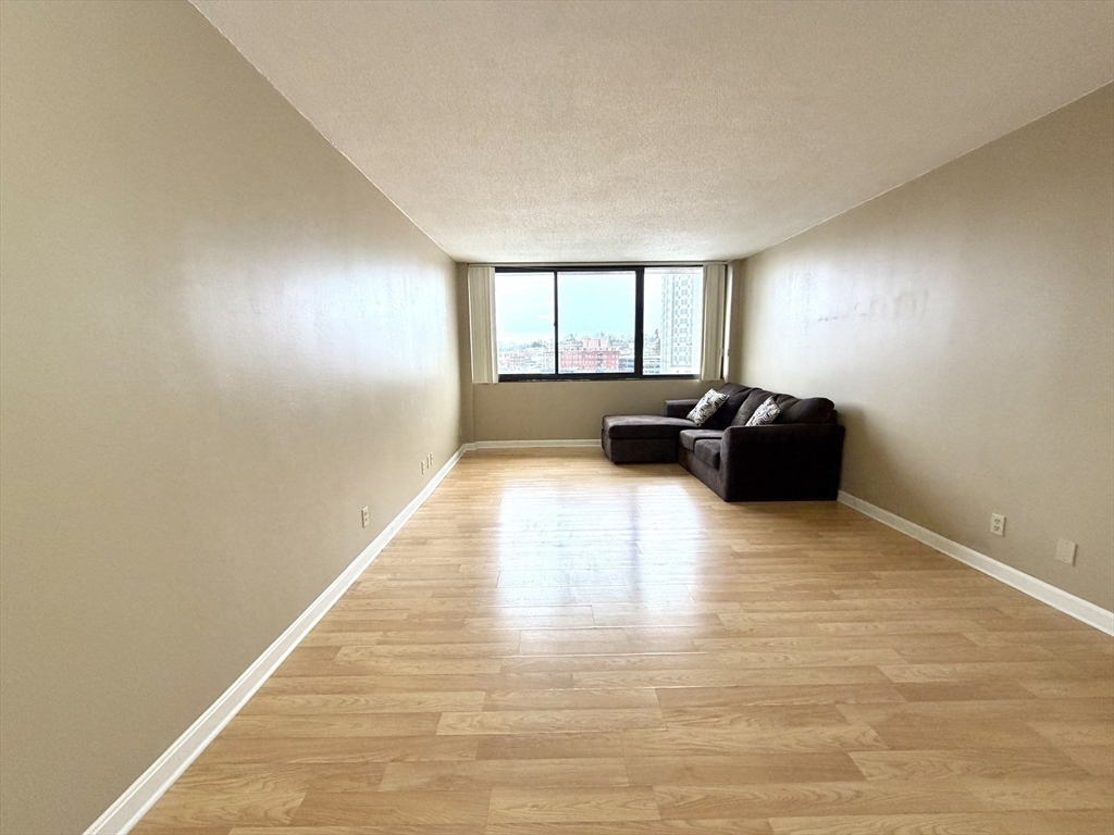 70 Southbridge Street, Unit 703 Worcester, MA 01608 - Photo 4 of 16