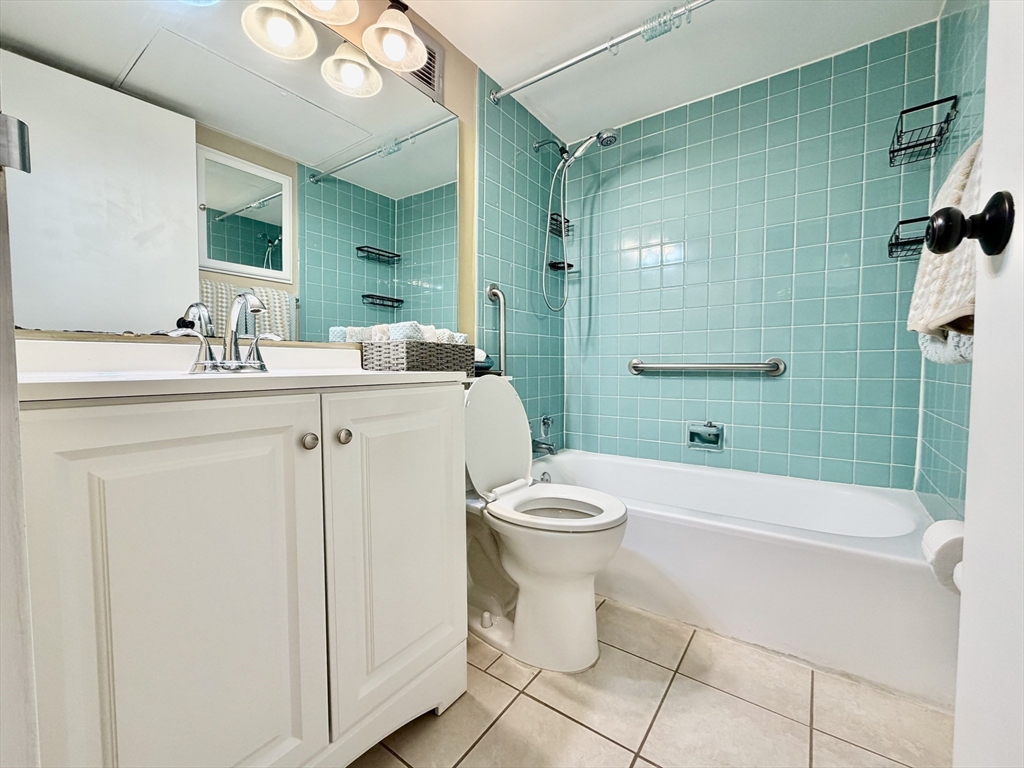 70 Southbridge Street, Unit 703 Worcester, MA 01608 - Photo 10 of 16