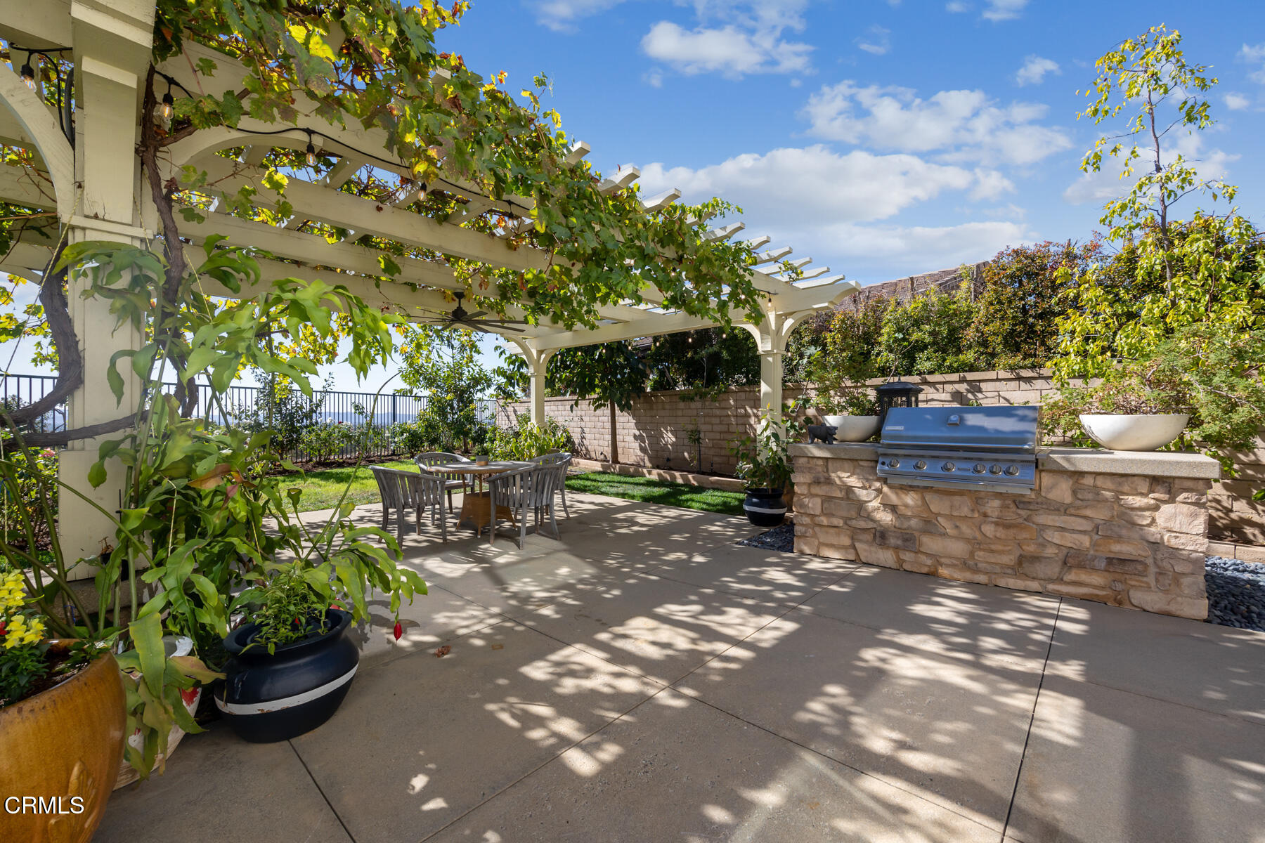 472 Desert Willow Road Azusa, CA 91702 - Photo 6 of 26 a backyard of a house with lots of green space