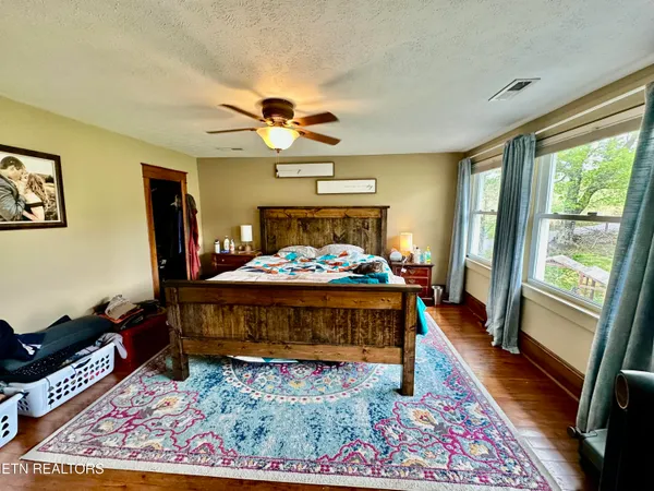 $349,900 | 1886 Dr Thomas Walker Road, Ewing, VA 24248