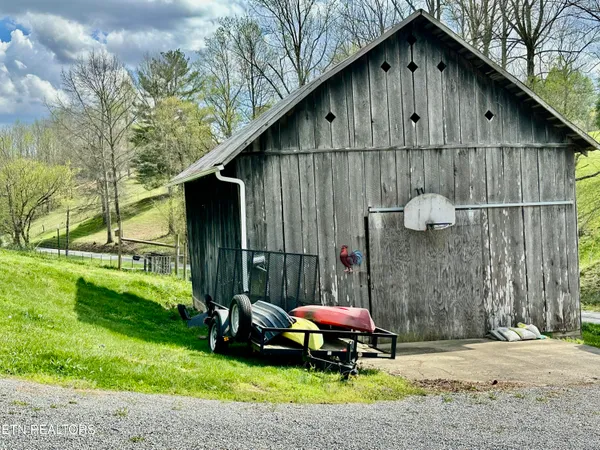 $349,900 | 1886 Dr Thomas Walker Road, Ewing, VA 24248