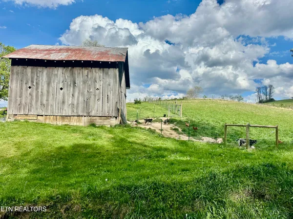 $349,900 | 1886 Dr Thomas Walker Road, Ewing, VA 24248