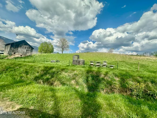 $349,900 | 1886 Dr Thomas Walker Road, Ewing, VA 24248