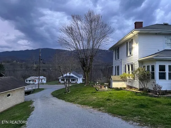 $349,900 | 1886 Dr Thomas Walker Road, Ewing, VA 24248