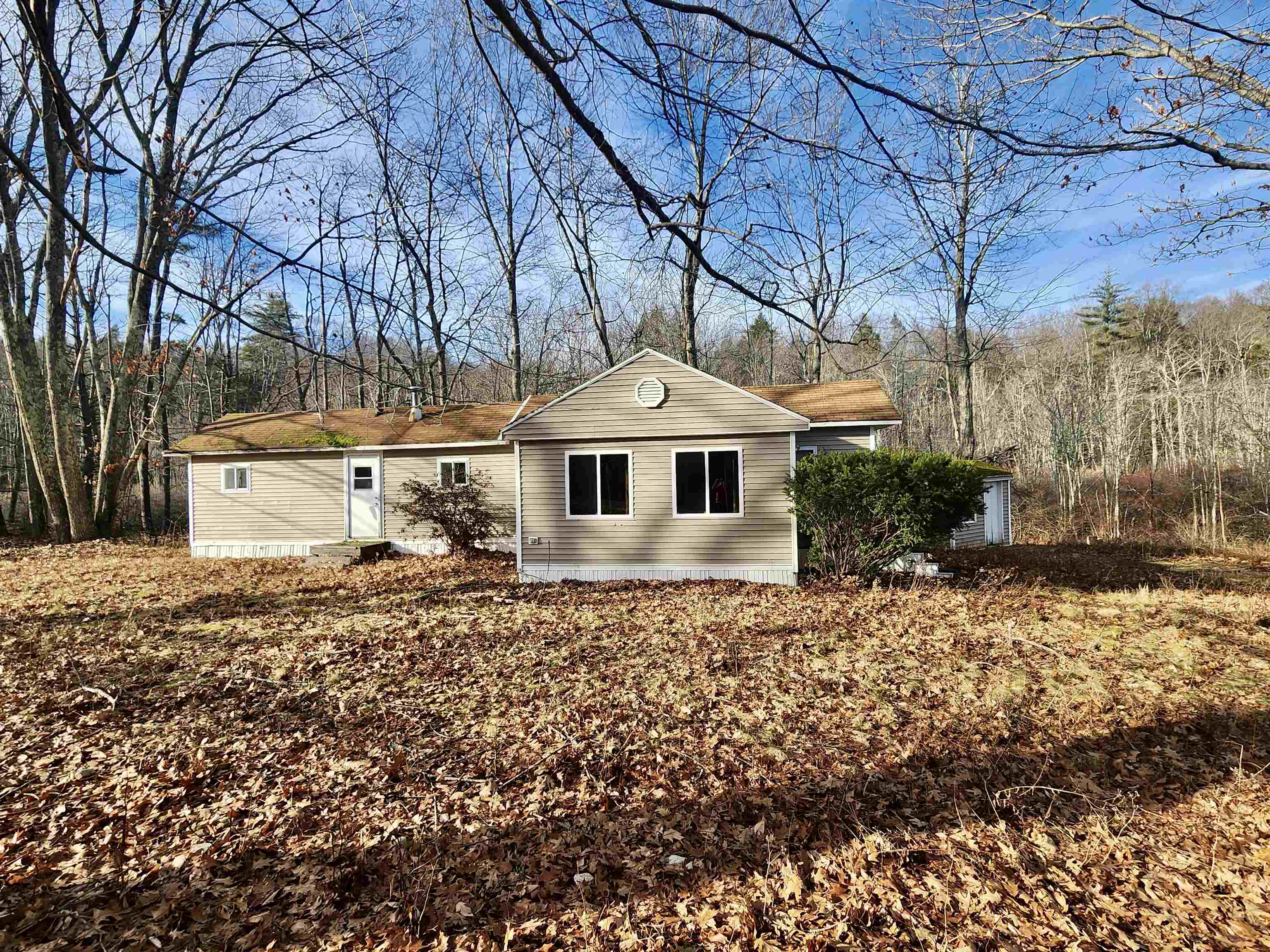 335 Raymond Road Chester, NH 03036 - Photo 3 of 7