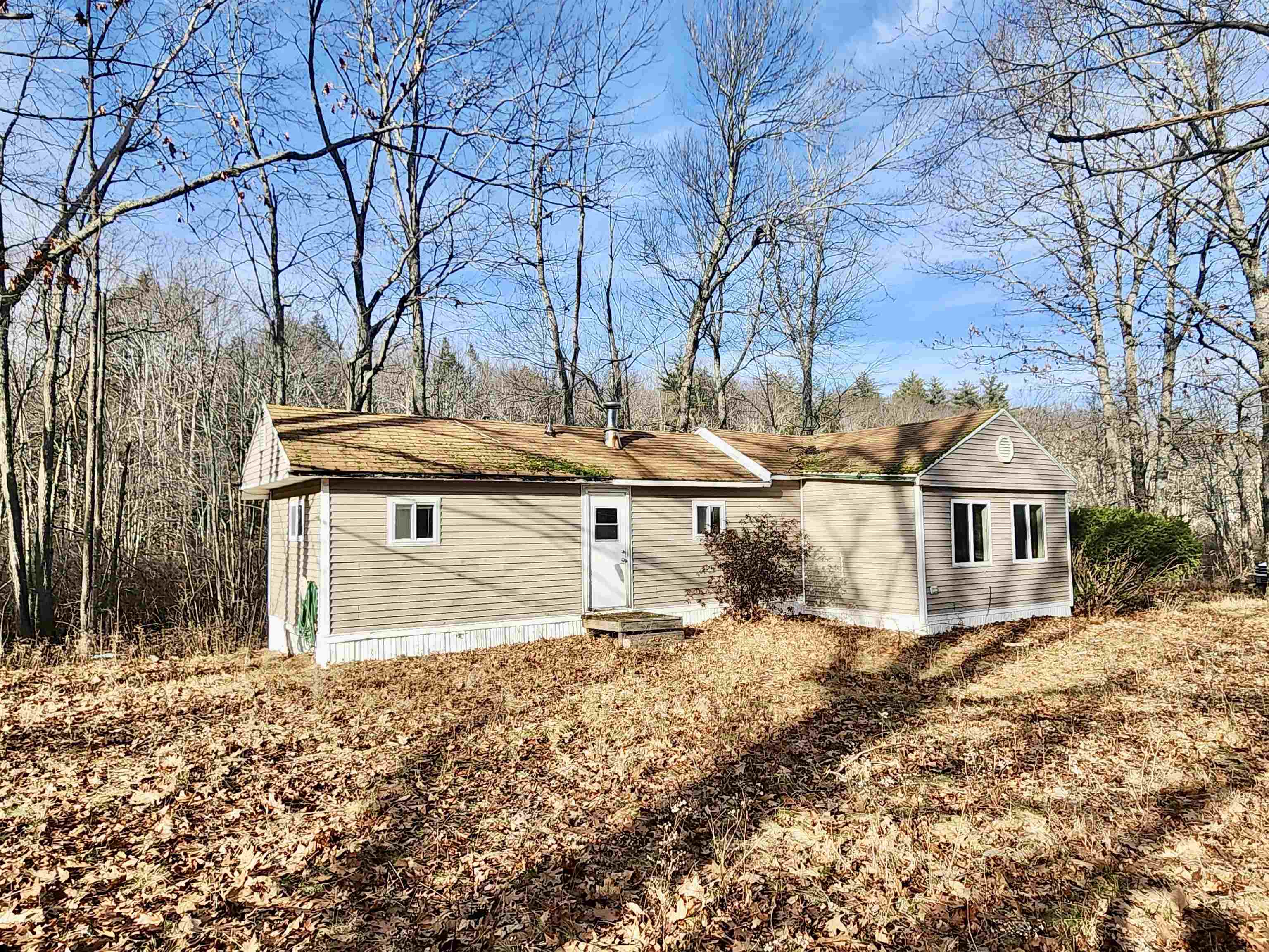 335 Raymond Road Chester, NH 03036 - Photo 4 of 7