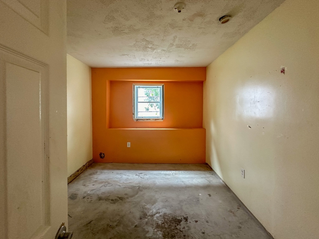 20 Groton Place Worcester, MA 01604 - Photo 14 of 15