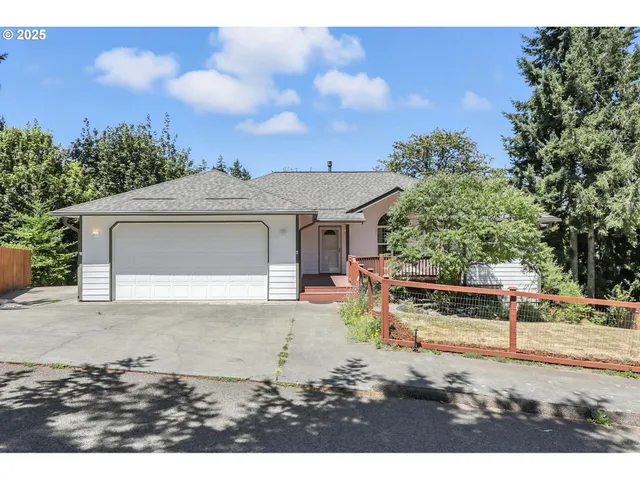 a view of a house with a outdoor space