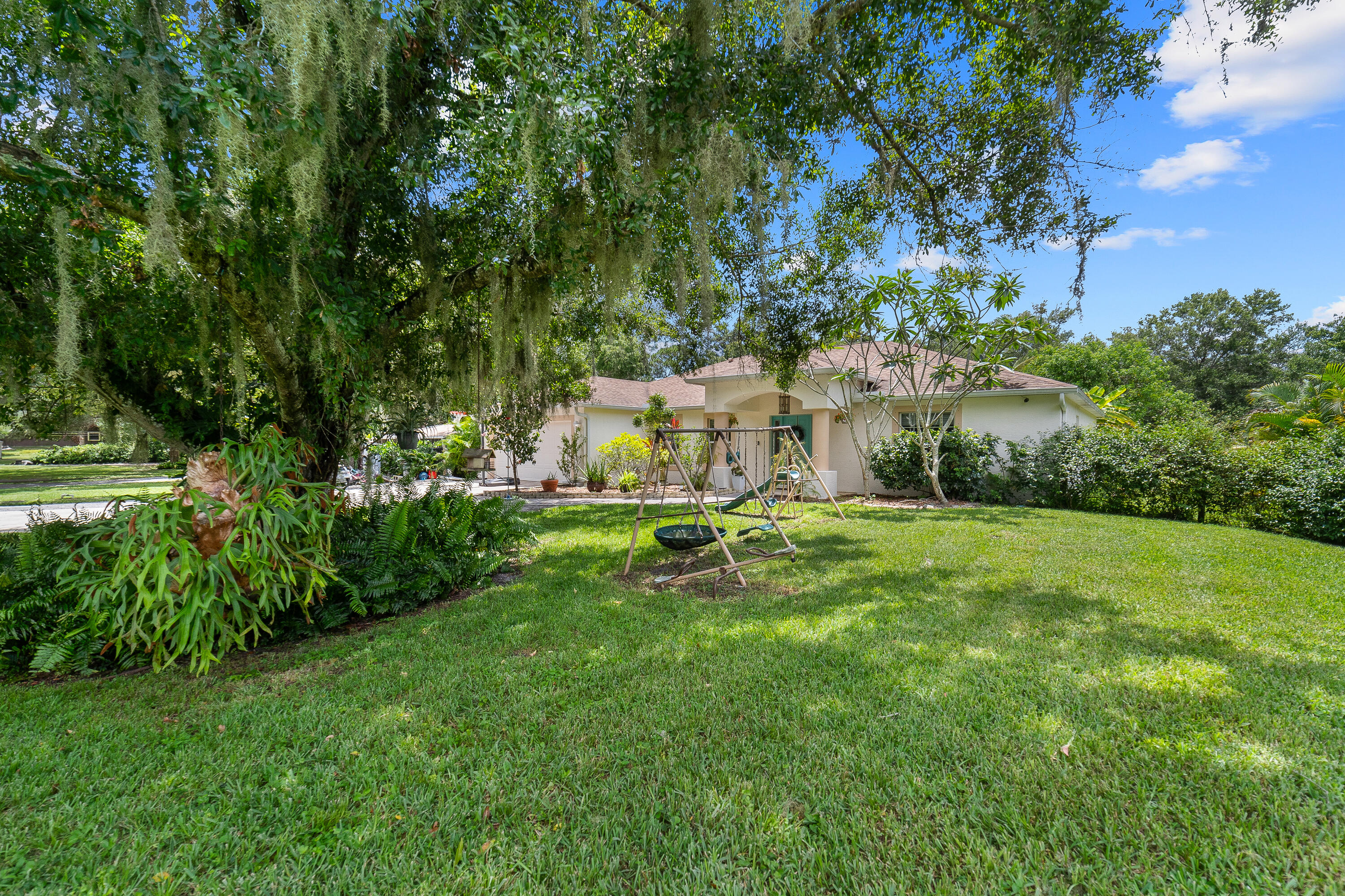 1325 Bennett Road Fort Pierce, FL 34947 - Photo 4 of 34 _DSC5835