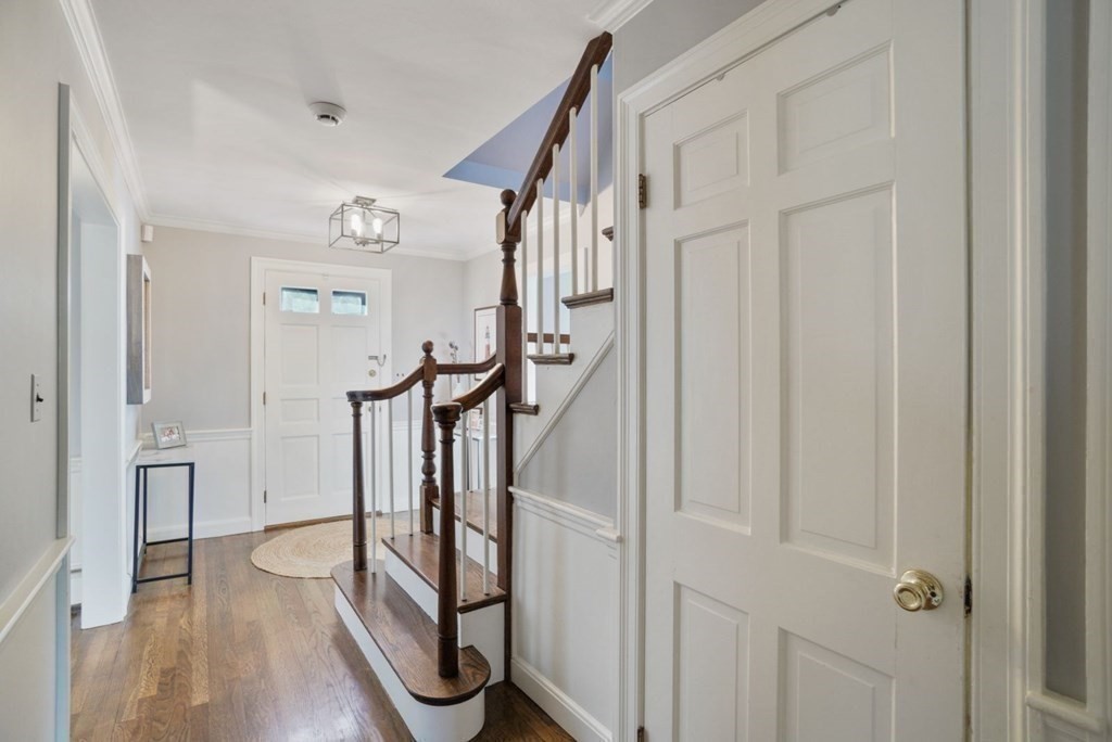 48 Arrowhead Road Weston, MA 02493 - Photo 12 of 24